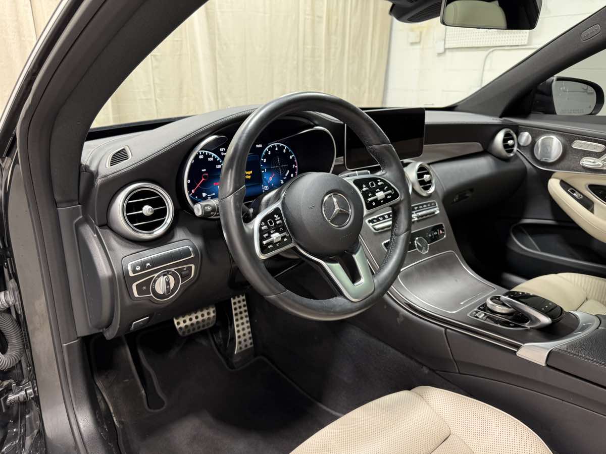 Vehicle image 10 of 17