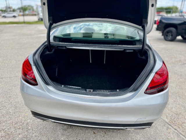 Vehicle image 9 of 18
