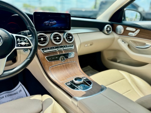 Vehicle image 13 of 18