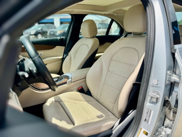 Vehicle image 10 of 18