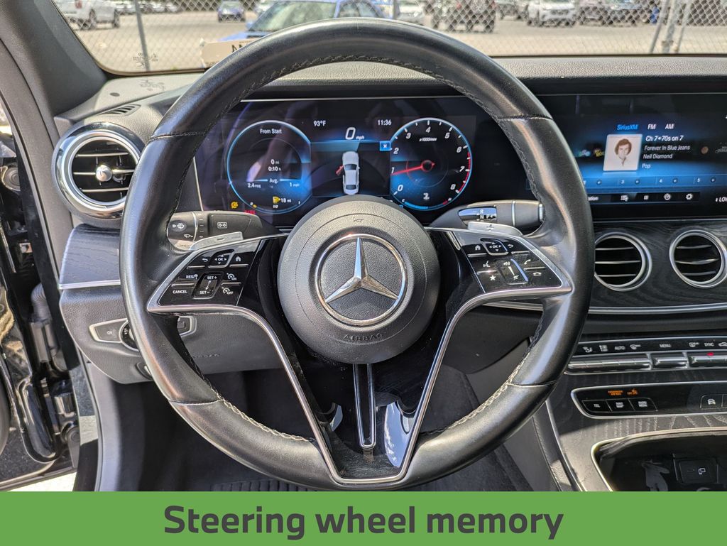 Vehicle image 27 of 35