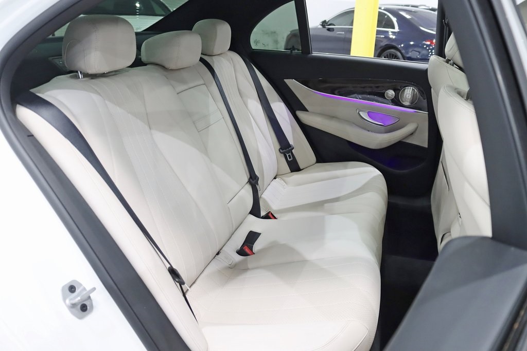Vehicle image 15 of 44