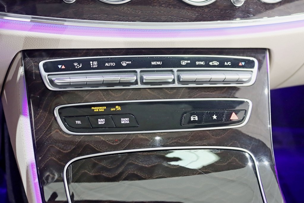Vehicle image 43 of 44