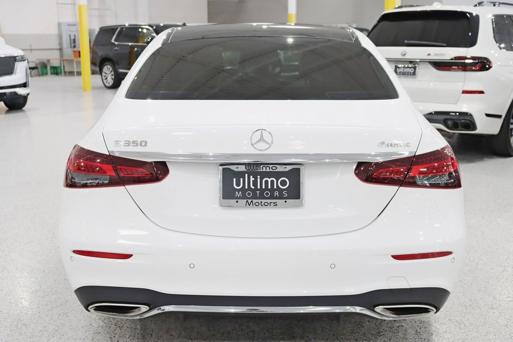 Vehicle image 10 of 44