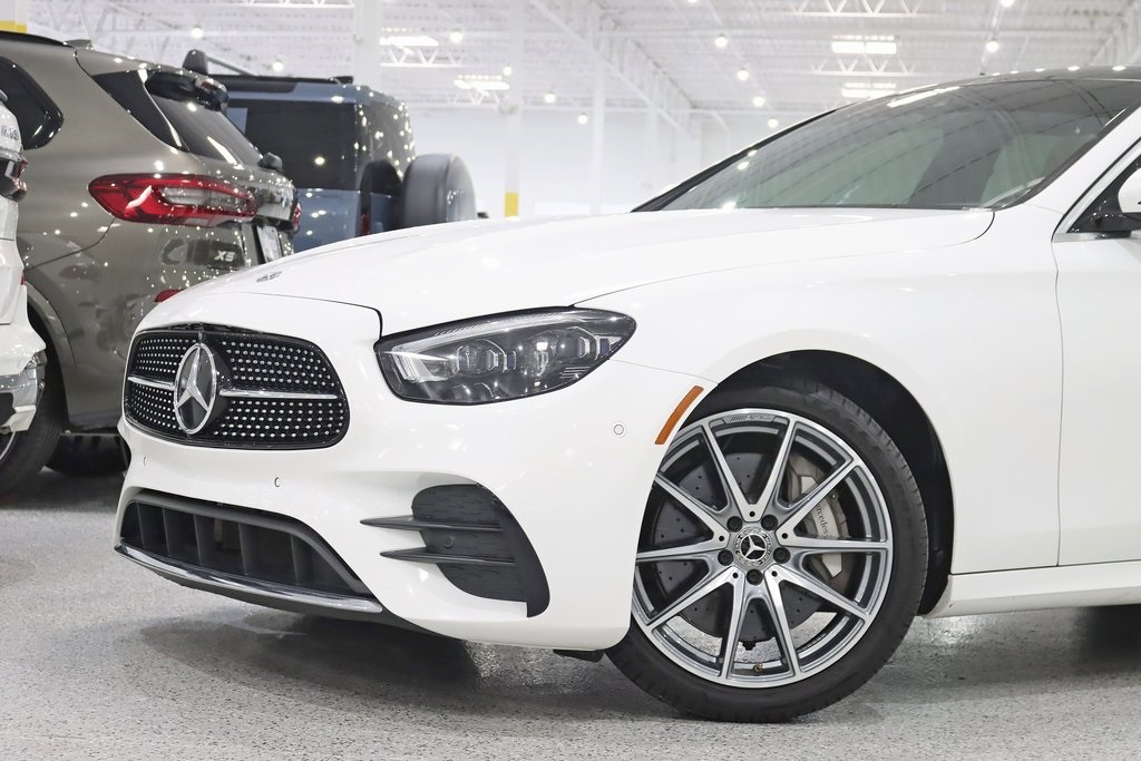 Vehicle image 42 of 44