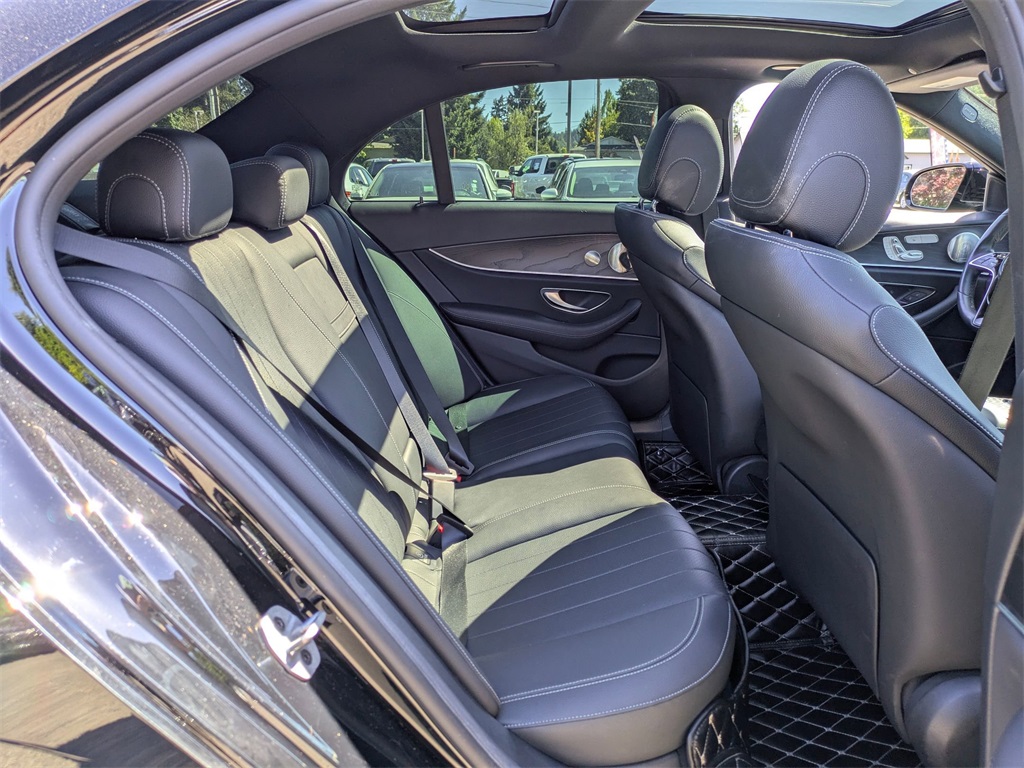 Vehicle image 16 of 41
