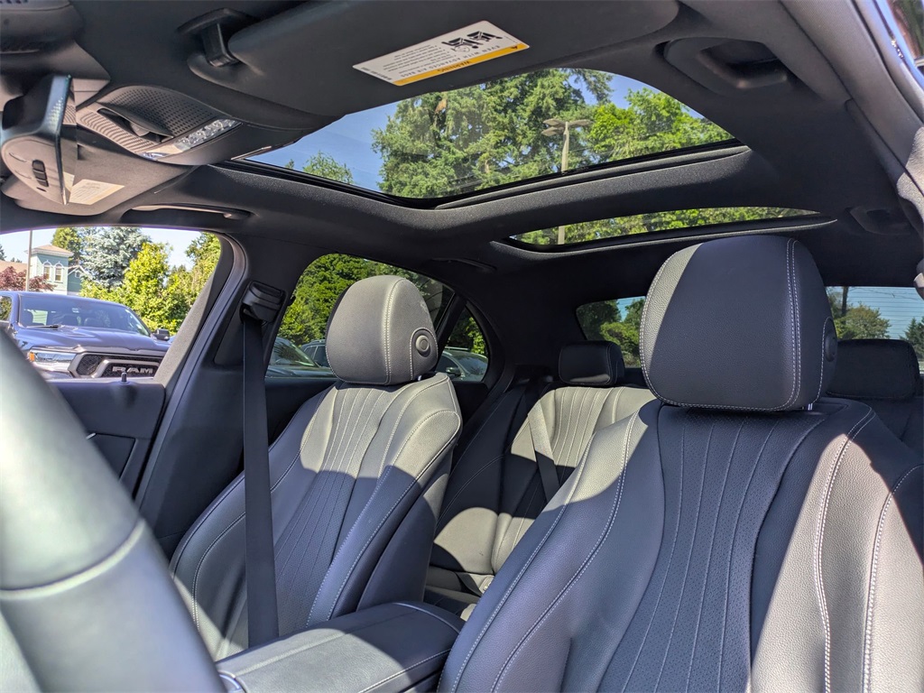 Vehicle image 18 of 41