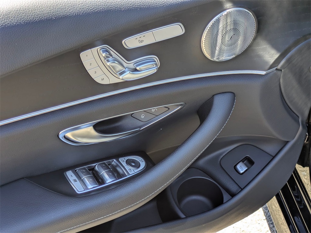Vehicle image 30 of 41