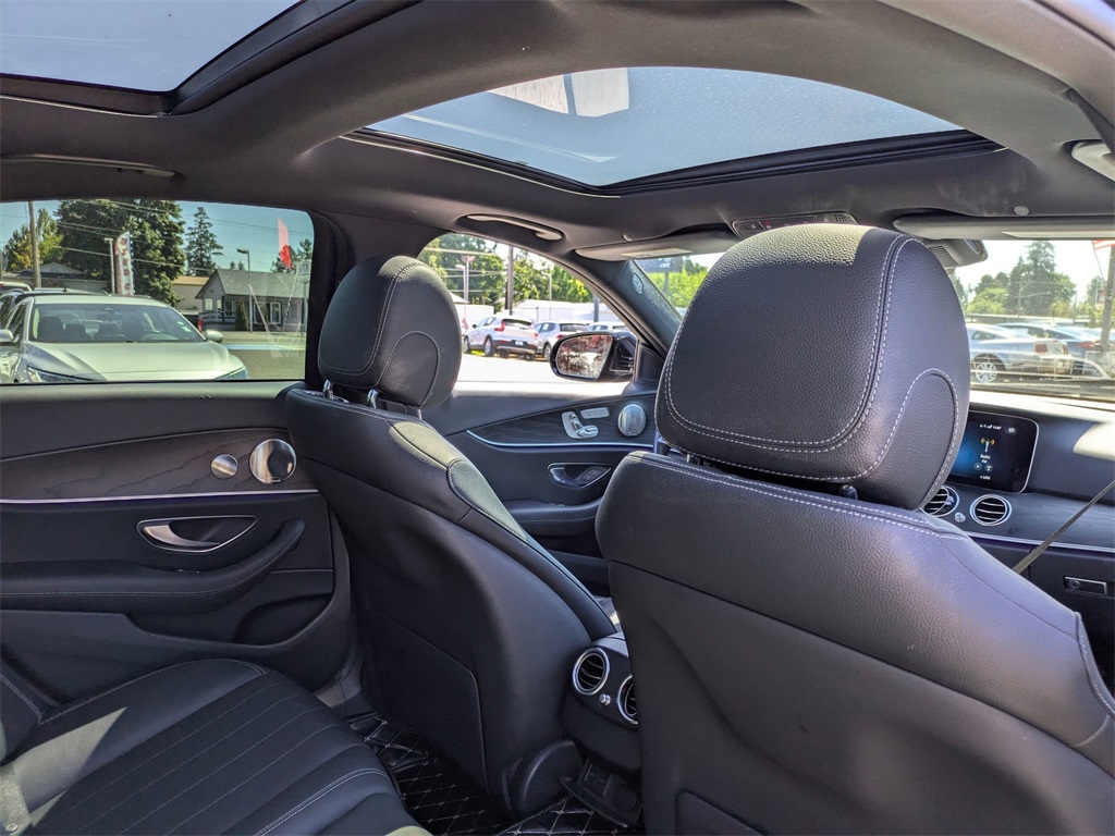 Vehicle image 19 of 41