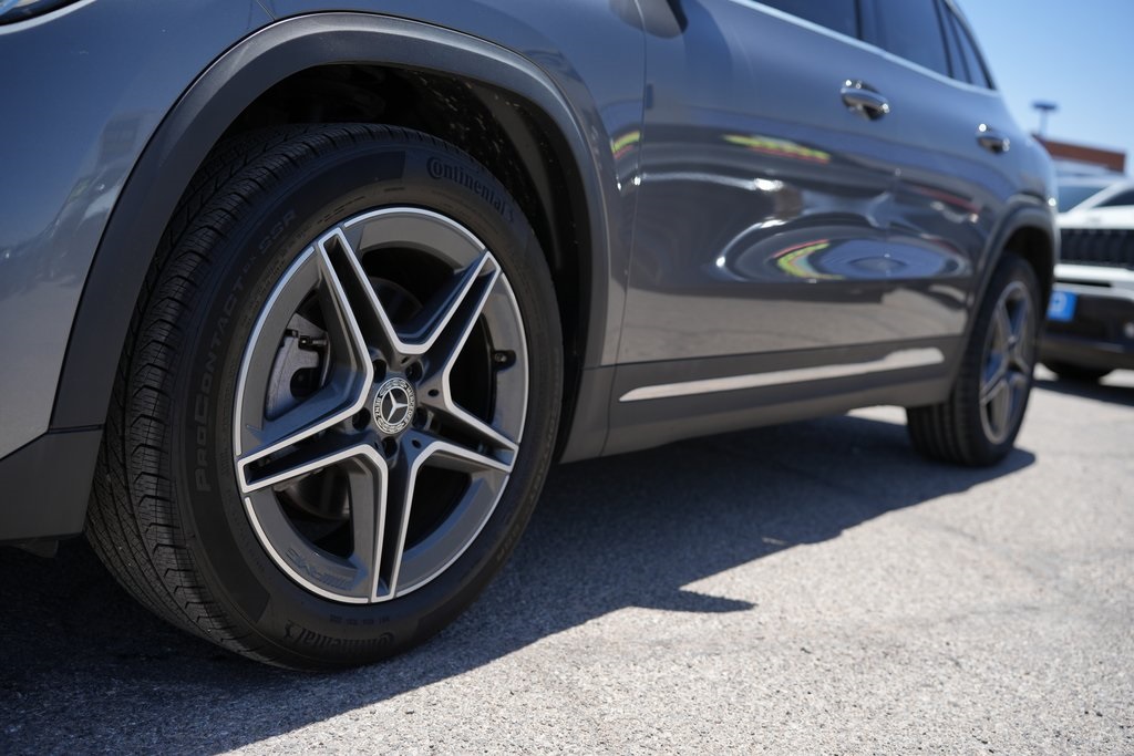Vehicle image 9 of 35