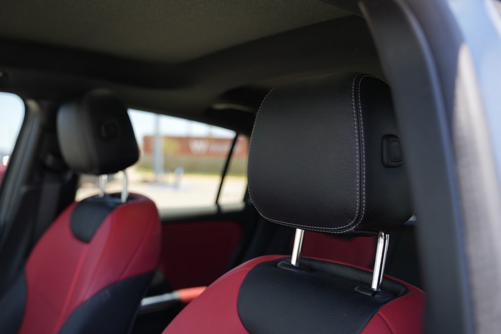 Vehicle image 14 of 35