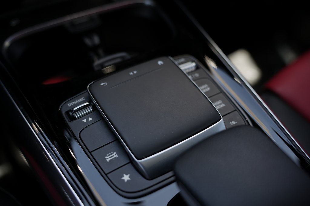 Vehicle image 22 of 35