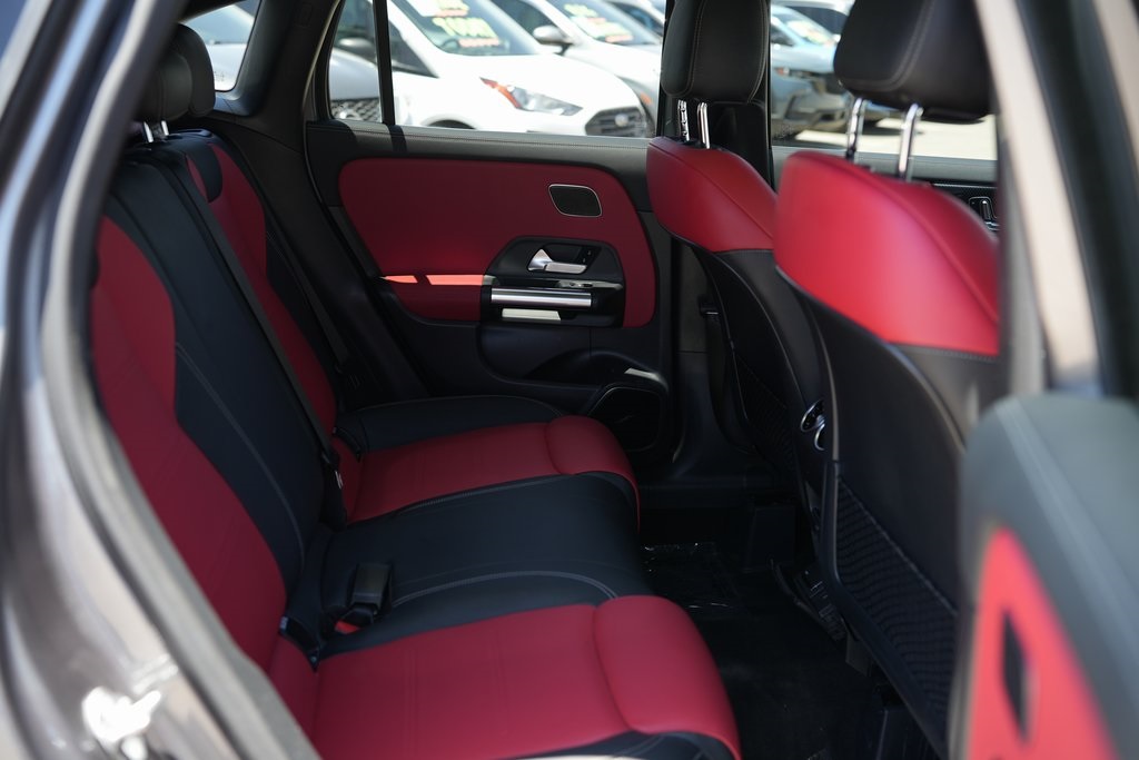 Vehicle image 23 of 35