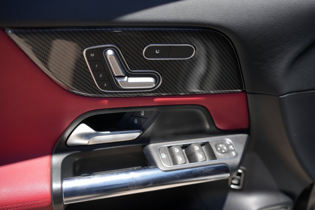 Vehicle image 12 of 35