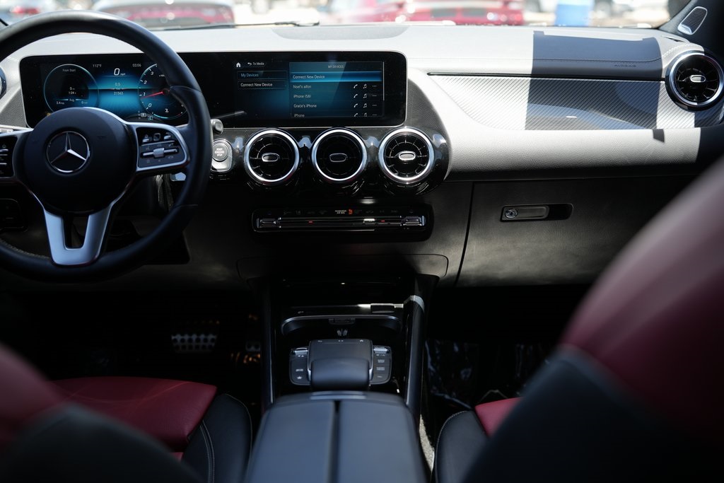Vehicle image 20 of 35