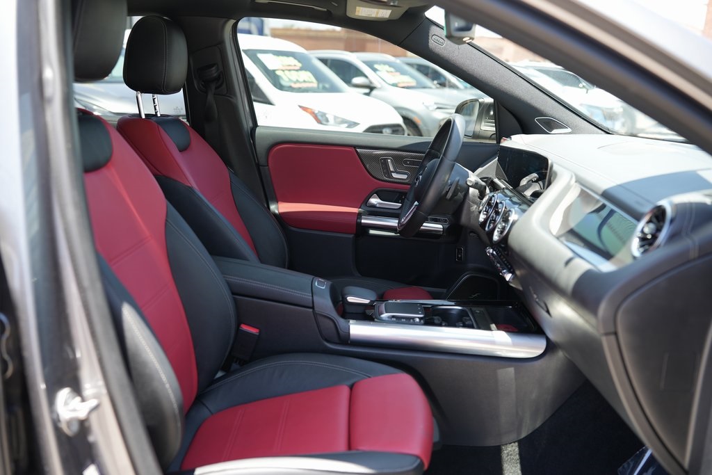 Vehicle image 24 of 35