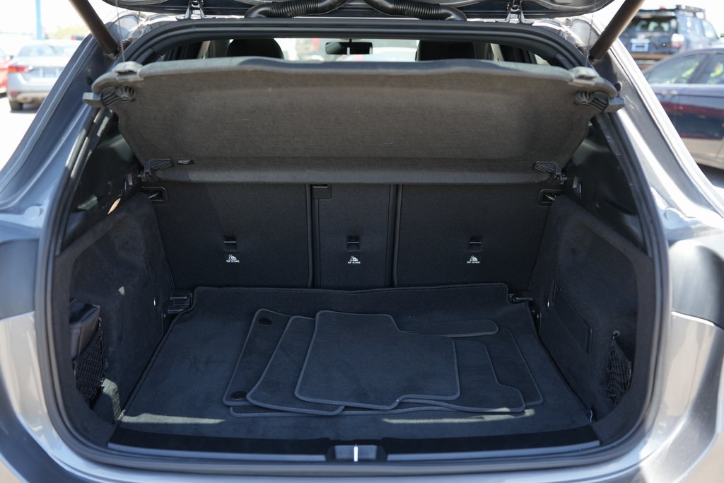 Vehicle image 10 of 35