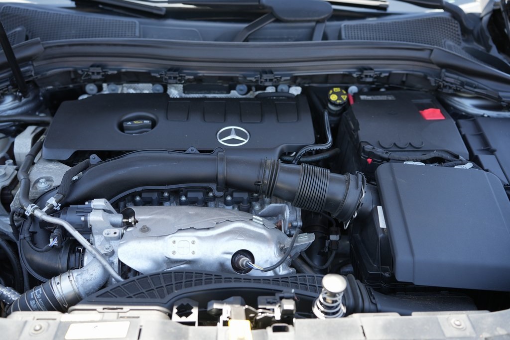 Vehicle image 27 of 35