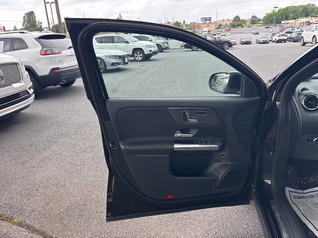 Vehicle image 14 of 55