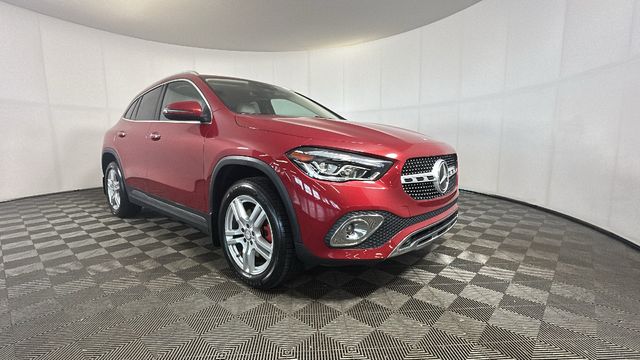 2021 Mercedes-Benz GLA 250 Image 3 of 31