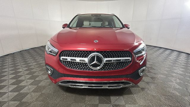 2021 Mercedes-Benz GLA 250 Image 2 of 31