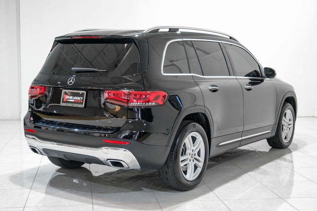 Vehicle image 5 of 54