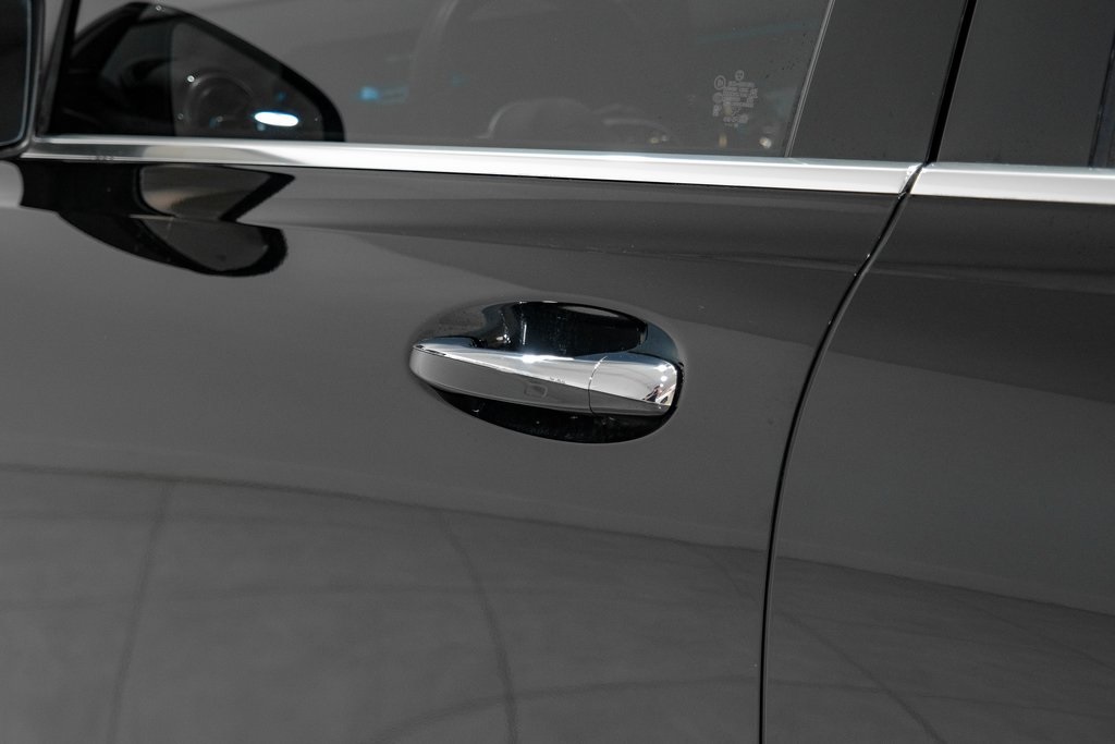 Vehicle image 33 of 54