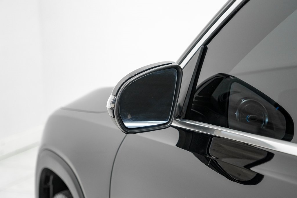 Vehicle image 34 of 54