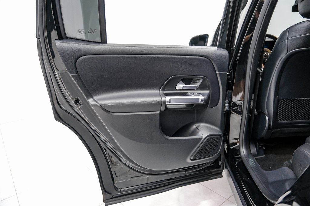Vehicle image 40 of 54