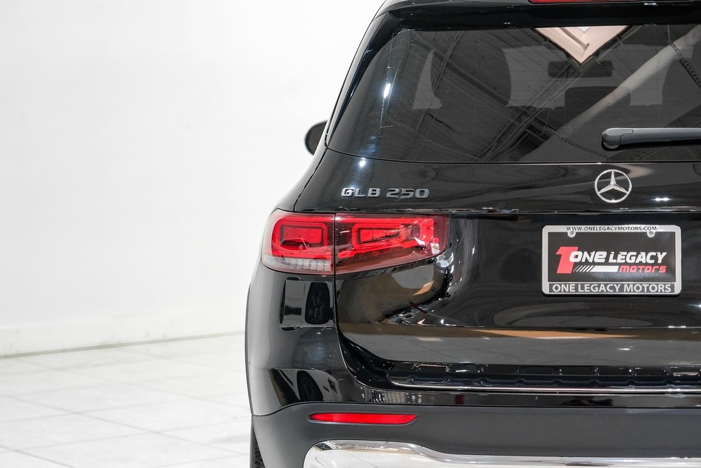 Vehicle image 42 of 54