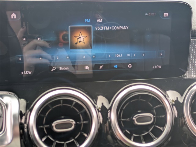 Vehicle image 23 of 46