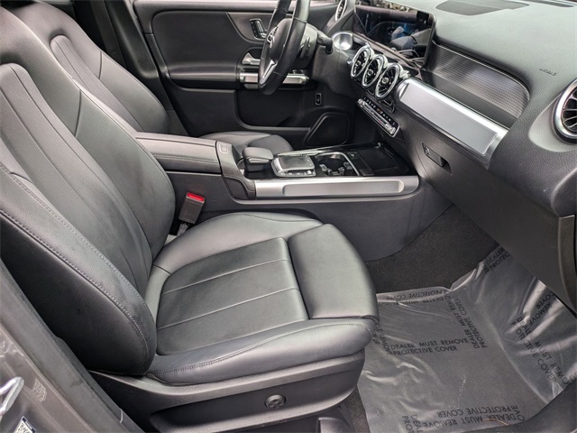 Vehicle image 35 of 46
