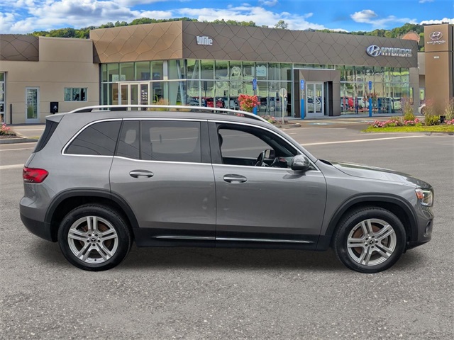 Vehicle image 4 of 46