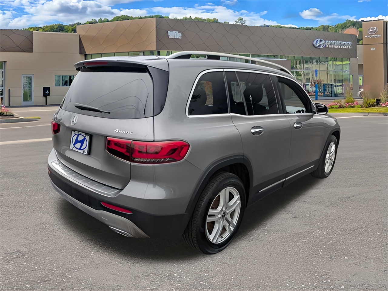Vehicle image 43 of 46