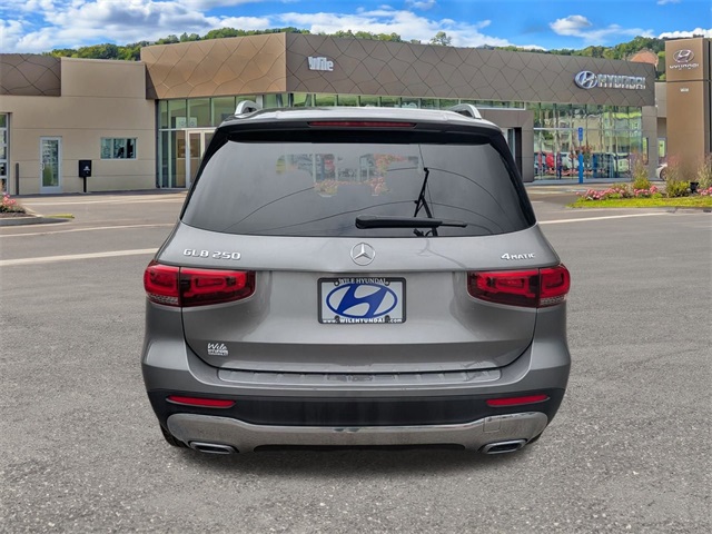 Vehicle image 6 of 46