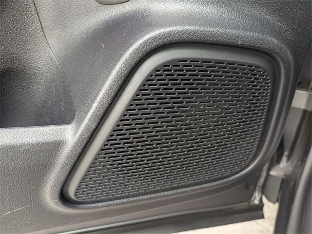Vehicle image 13 of 46