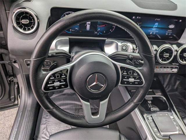 Vehicle image 17 of 46