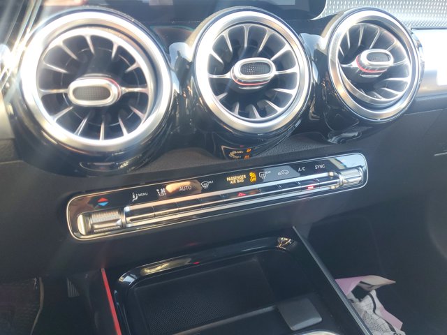 2021 Mercedes-Benz GLB 250 Image 31 of 33