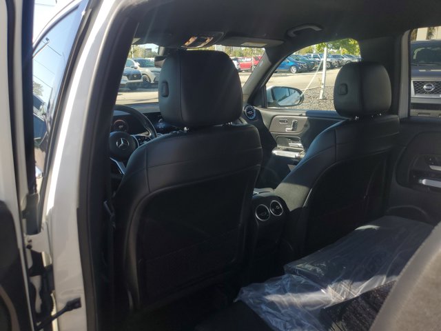 2021 Mercedes-Benz GLB 250 Image 17 of 33