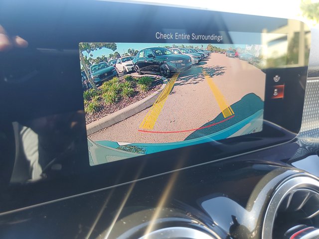 2021 Mercedes-Benz GLB 250 Image 24 of 33