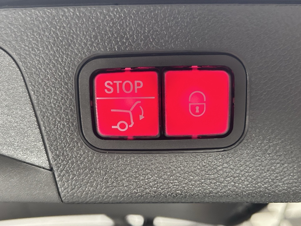 Vehicle image 14 of 69