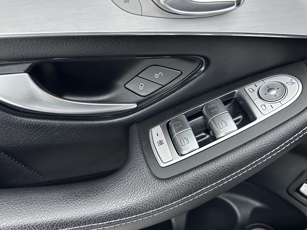 Vehicle image 20 of 69