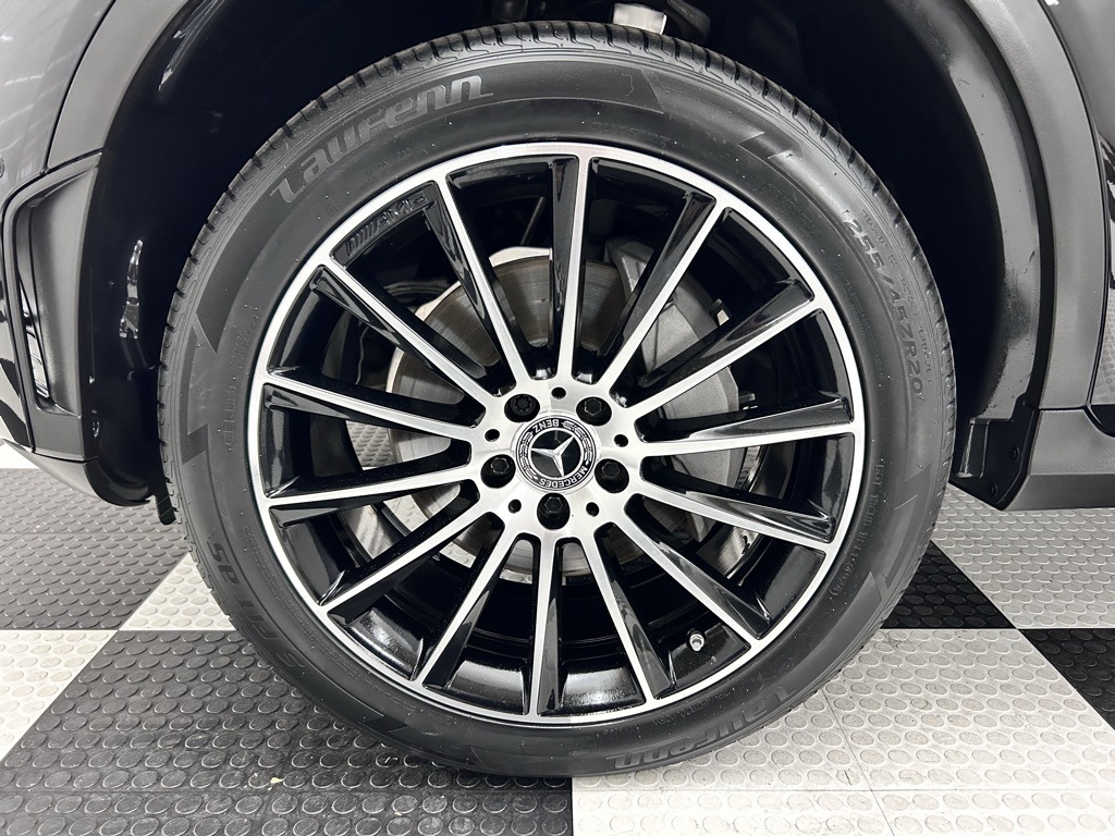 Vehicle image 12 of 69