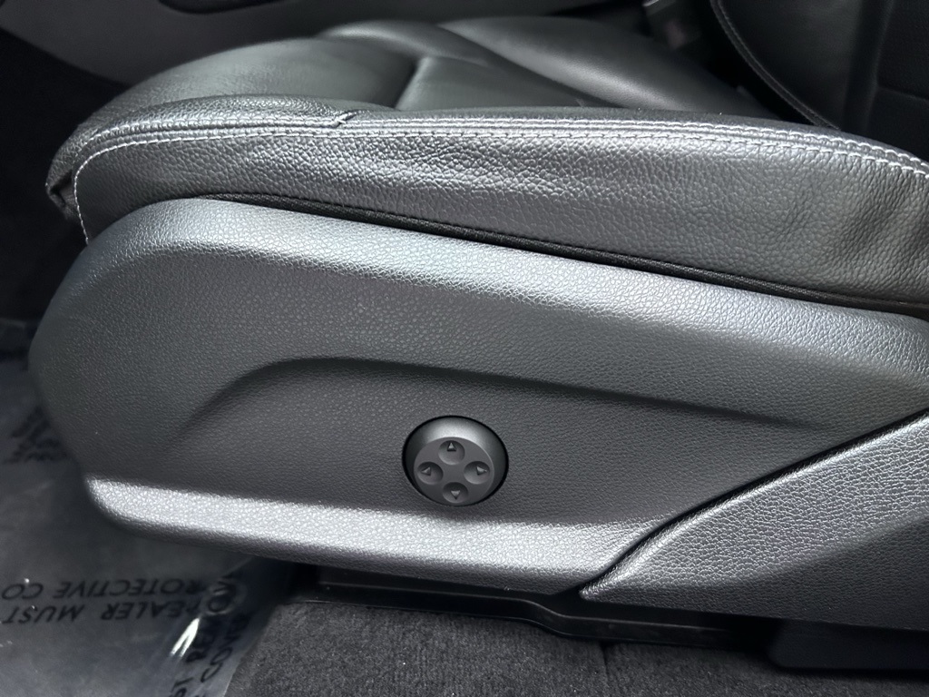 Vehicle image 23 of 69