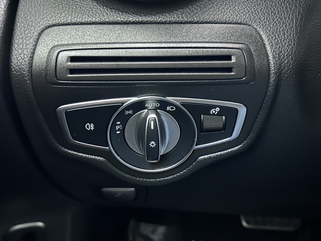 Vehicle image 40 of 69