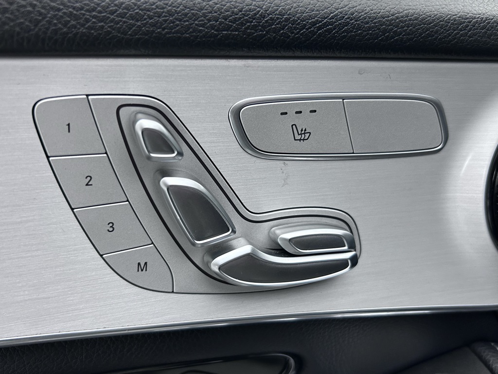 Vehicle image 19 of 69