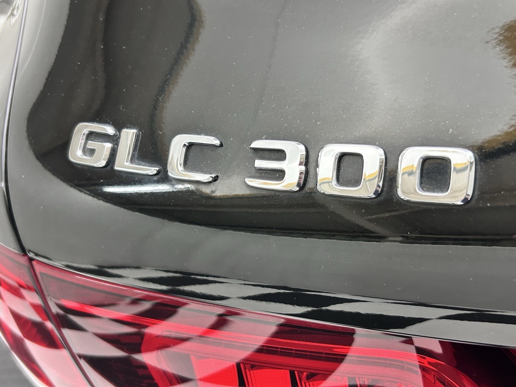 Vehicle image 11 of 69