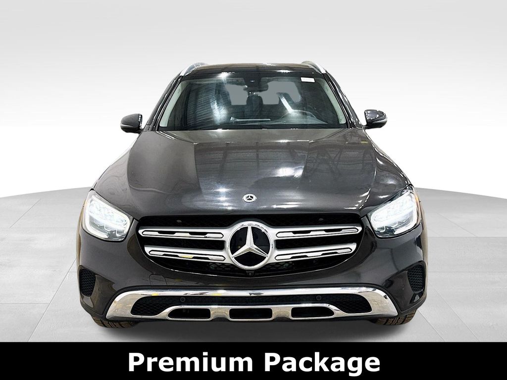 2021 Mercedes-Benz GLC 300 Image 2 of 39