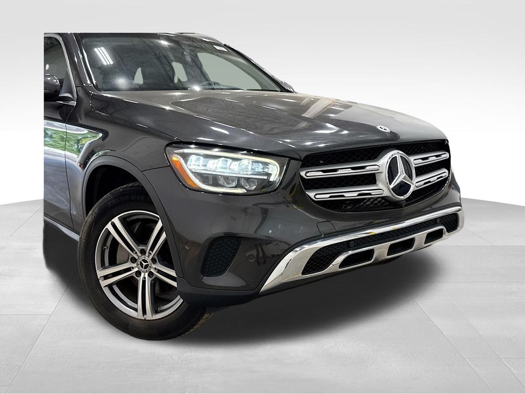 2021 Mercedes-Benz GLC 300 Image 4 of 39