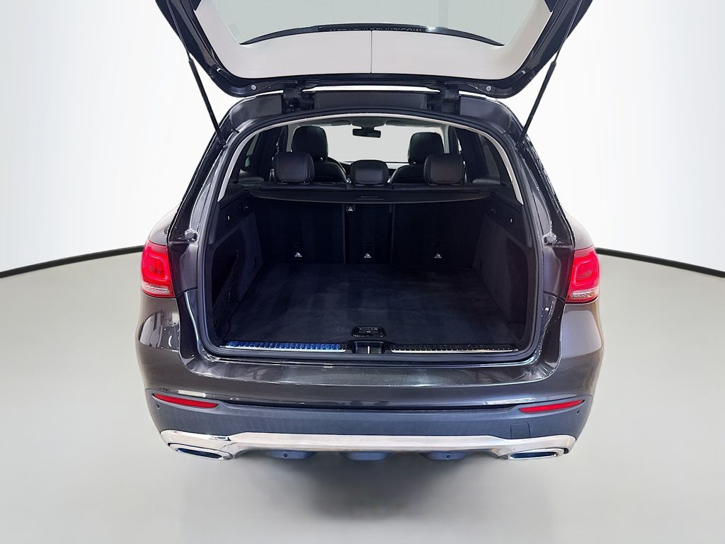 2021 Mercedes-Benz GLC 300 Image 11 of 39